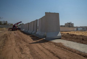 Türkiyə sərhədlərinə beton divar çəkib